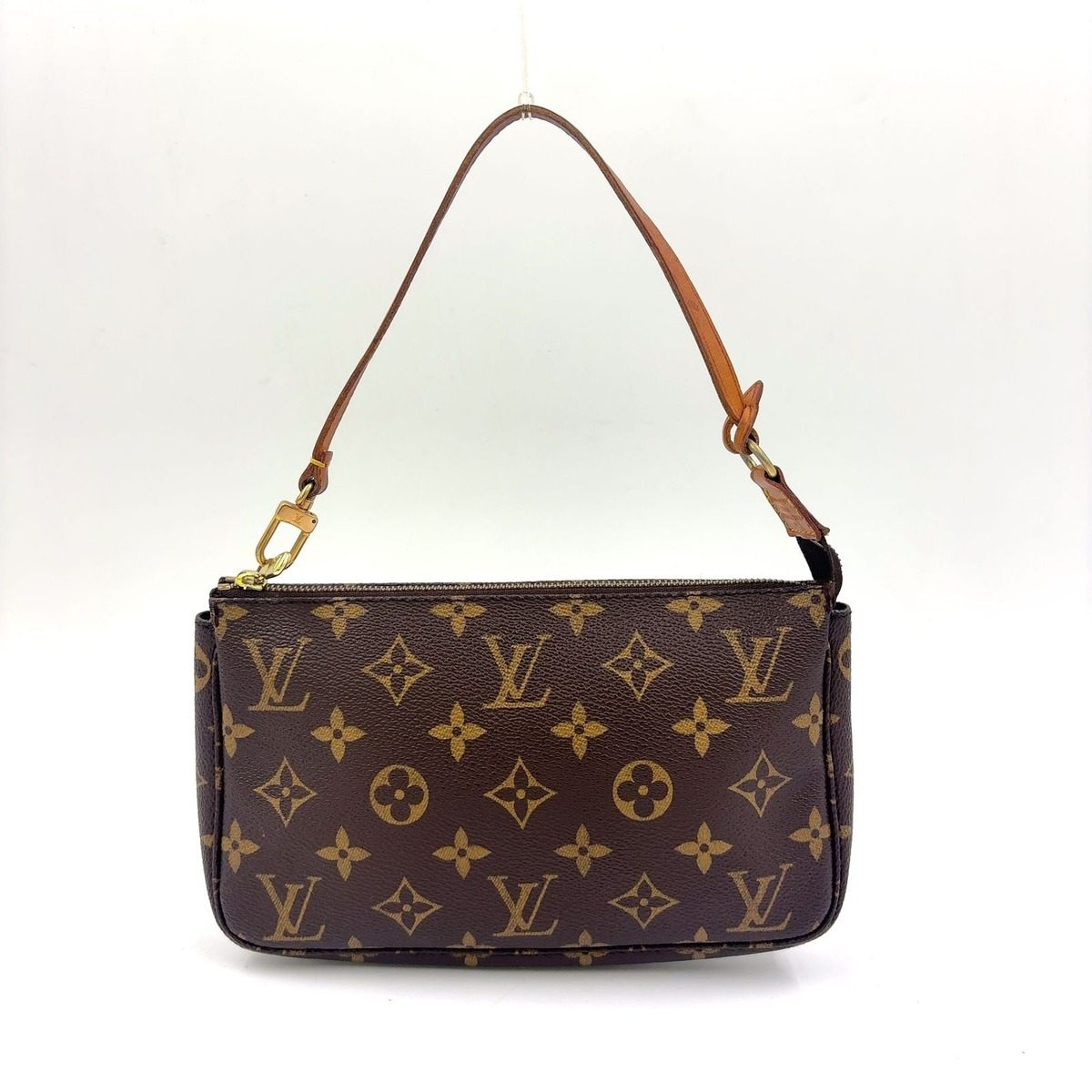 Louis Vuitton Pochette Monogram — Wearable Vintage